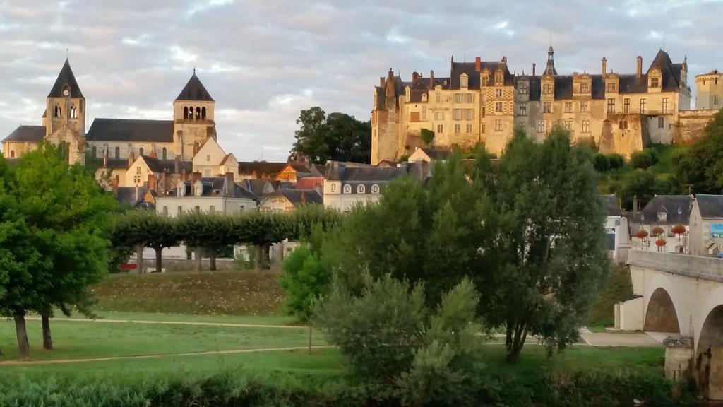La Chaussee Des Ponts Noyers-sur-Cher Rom bilde